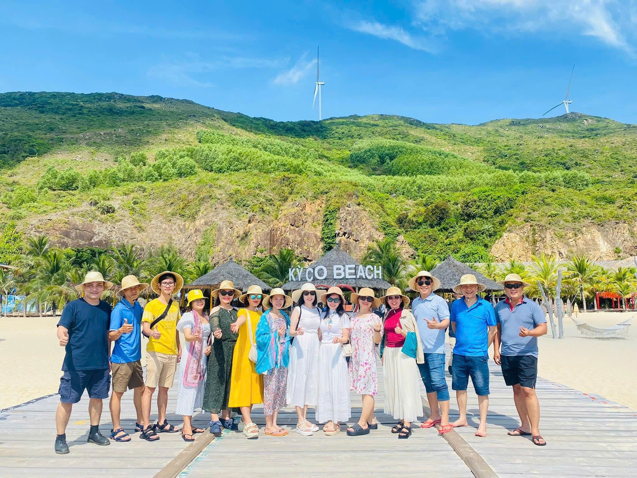 KMK06 Tour Kỳ Co – Eo Gió – KDL Trung Lương – Linh Phong Tự 1 ngày: Trải nghiệm tuyệt tác con đường biển